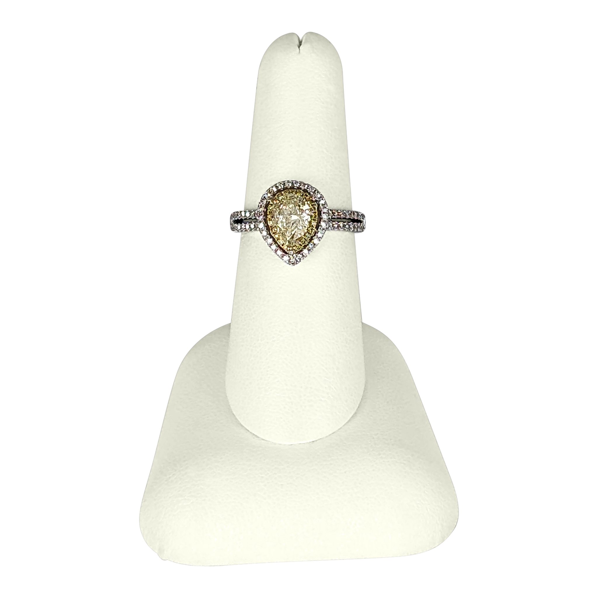 18K White Gold Diamond Engagement Ring – 0.75 CT Center, 1.67 CTW