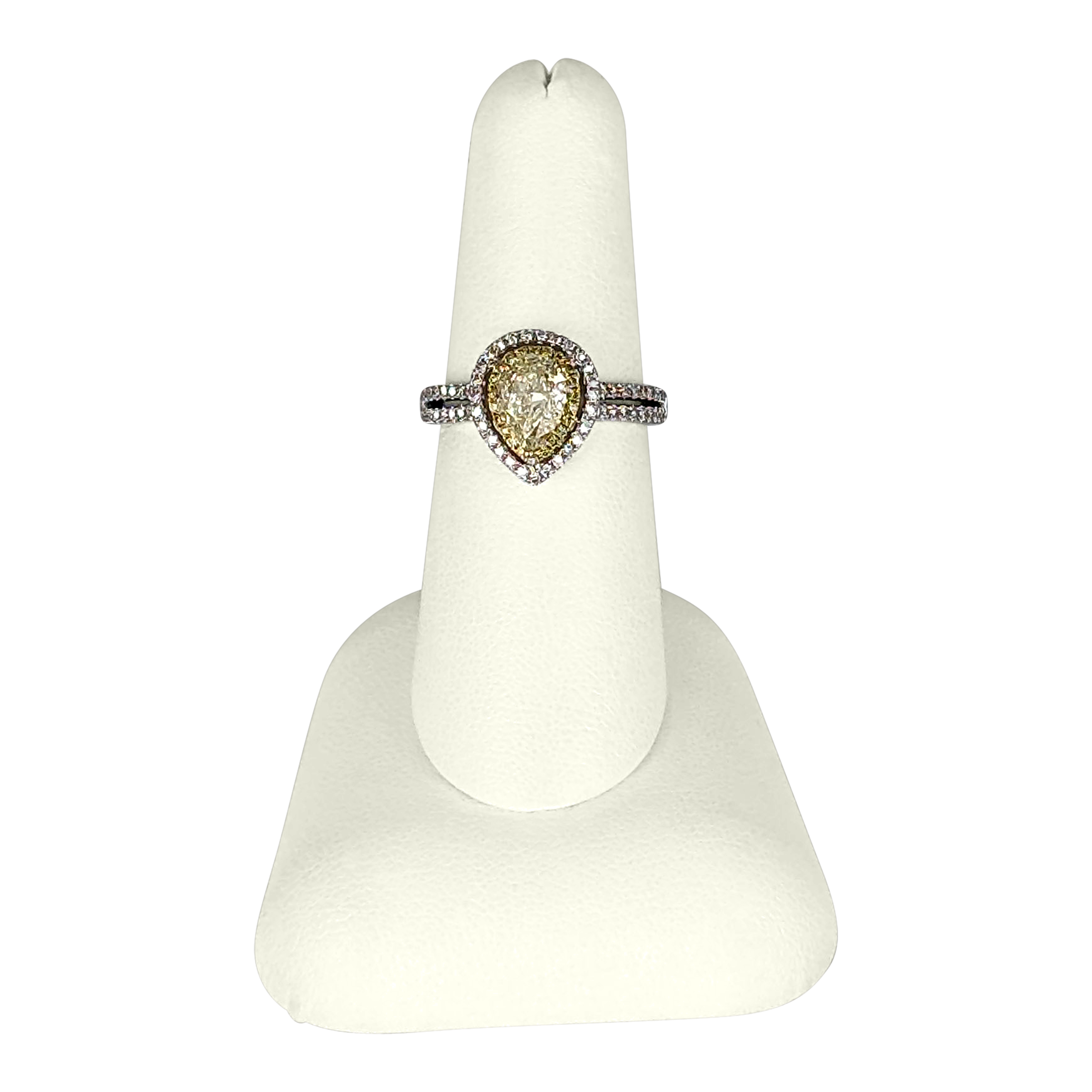 18K White Gold Diamond Engagement Ring – 0.75 CT Center, 1.67 CTW