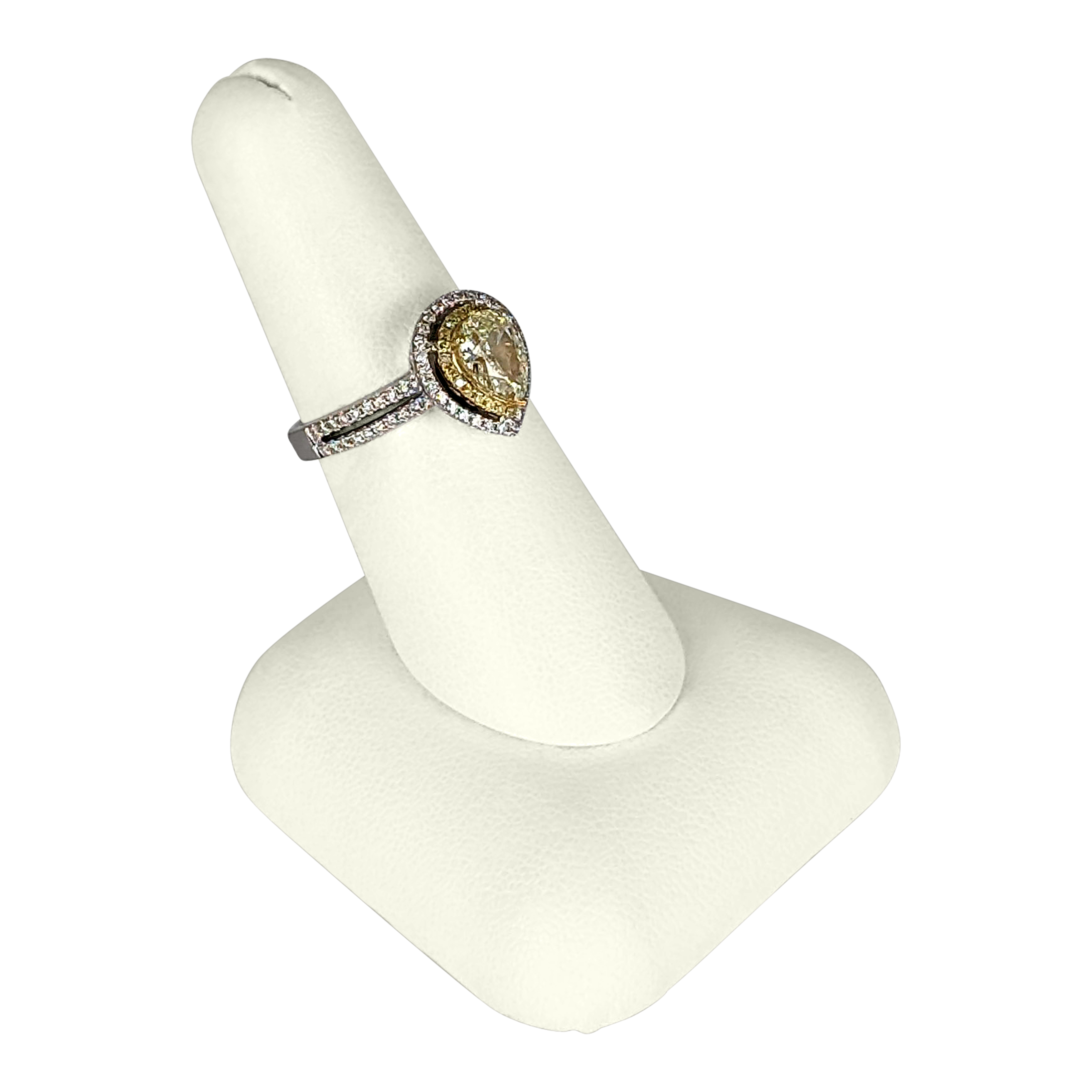 18K White Gold Diamond Engagement Ring – 0.75 CT Center, 1.67 CTW