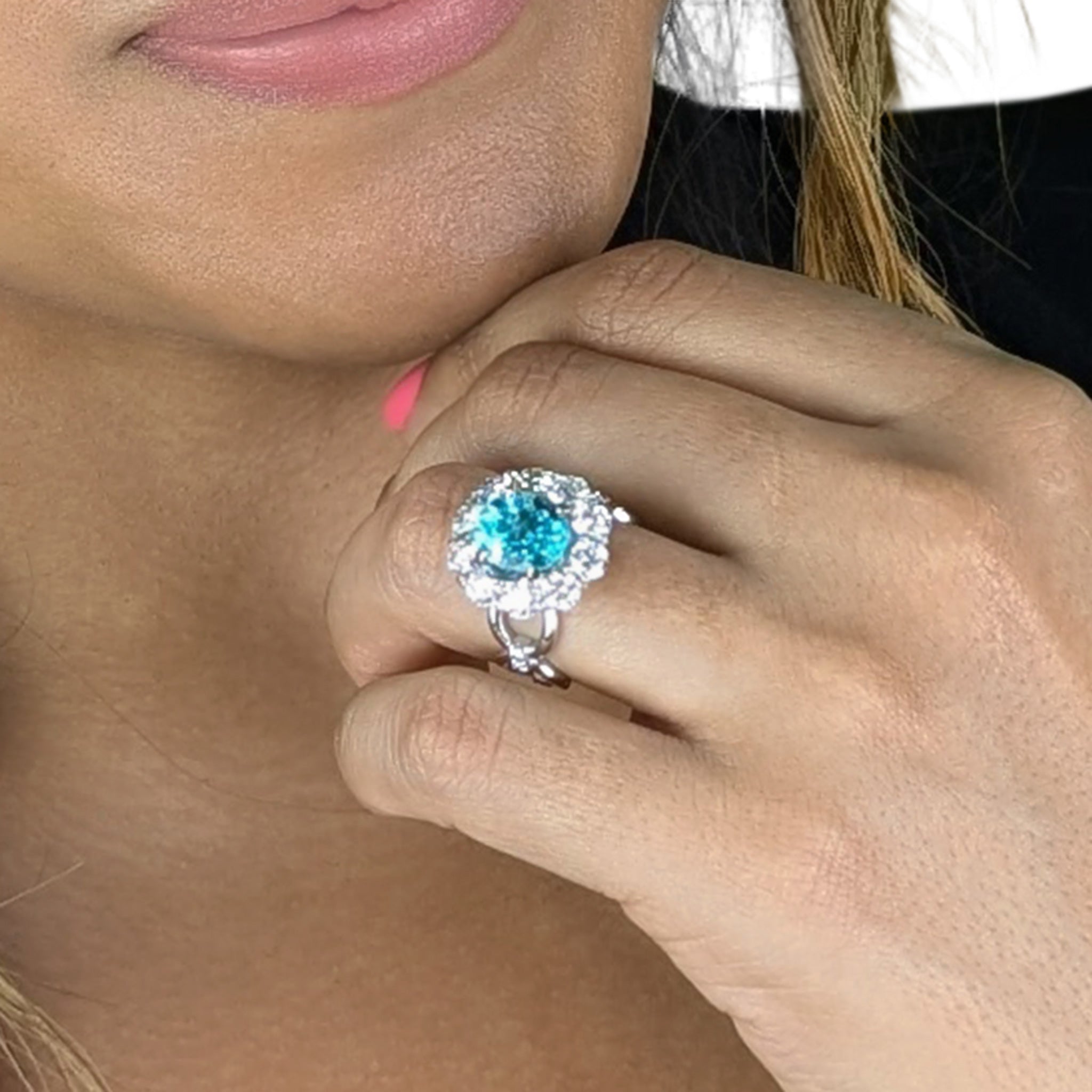 3.52 CT Paraiba Ring in 14K White Gold – 10 Diamonds, 2.61 CT VS2 G Clarity